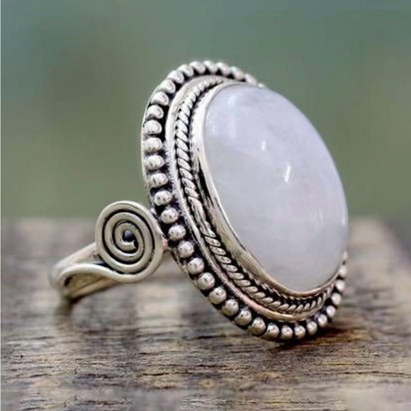 Fashion jewelry Vintage Artificial gemstone decorative stone ring size 8 - Picture 1 of 5